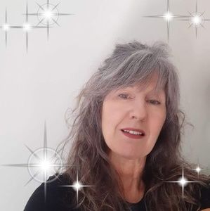 Meet your Posher, Suzanne